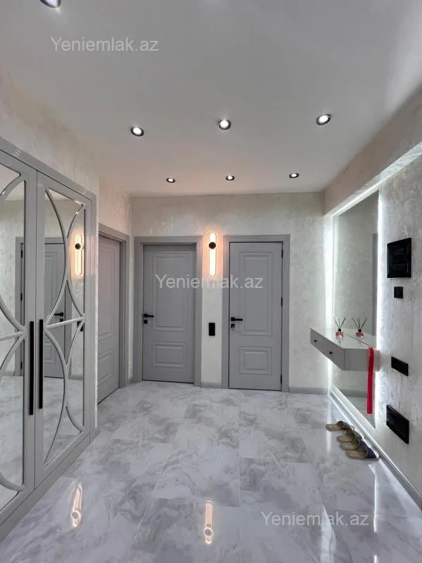 Satılır 3 otaqlı yeni tikili 80 m²