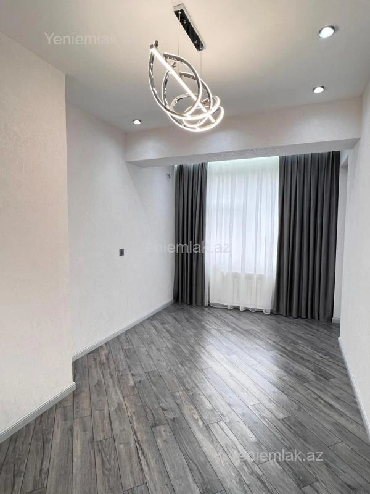 Satılır 3 otaqlı yeni tikili 80 m²