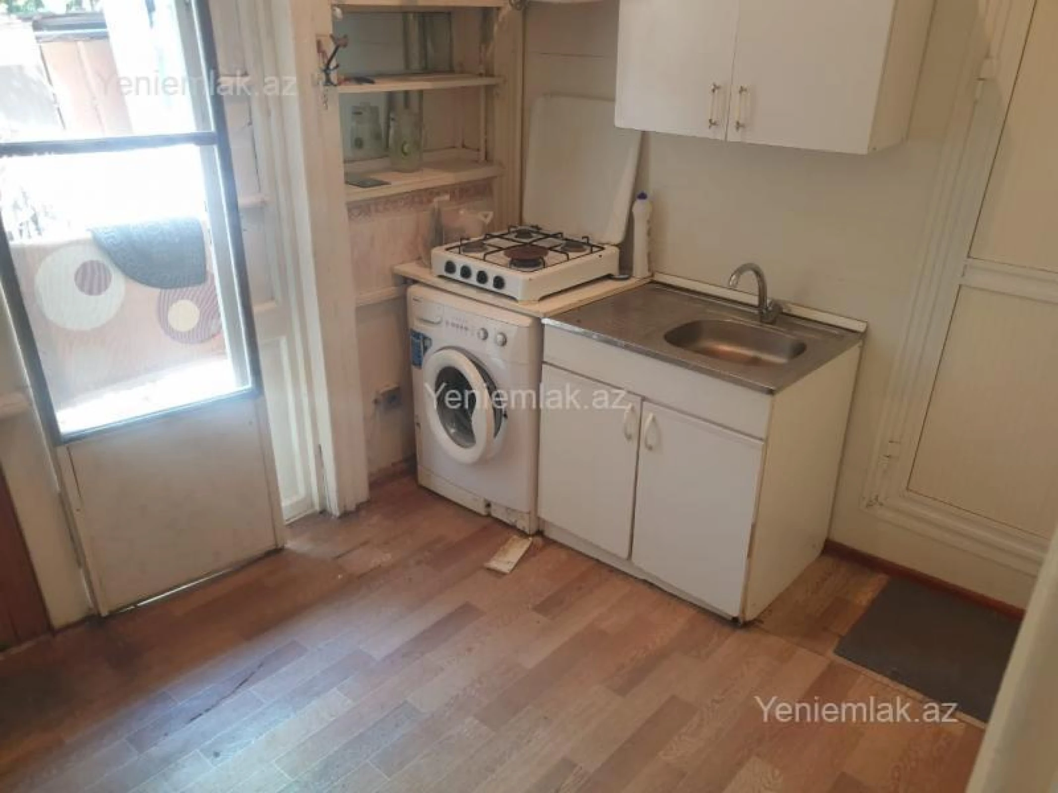Satılır 1 otaqlı köhnə tikili 35 m²