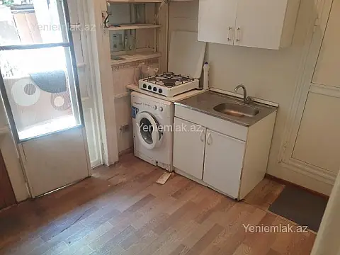 Satılır 1 otaqlı köhnə tikili 35 m²