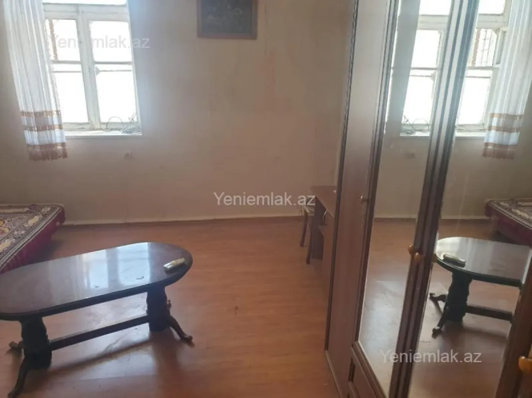 Satılır 1 otaqlı köhnə tikili 35 m²