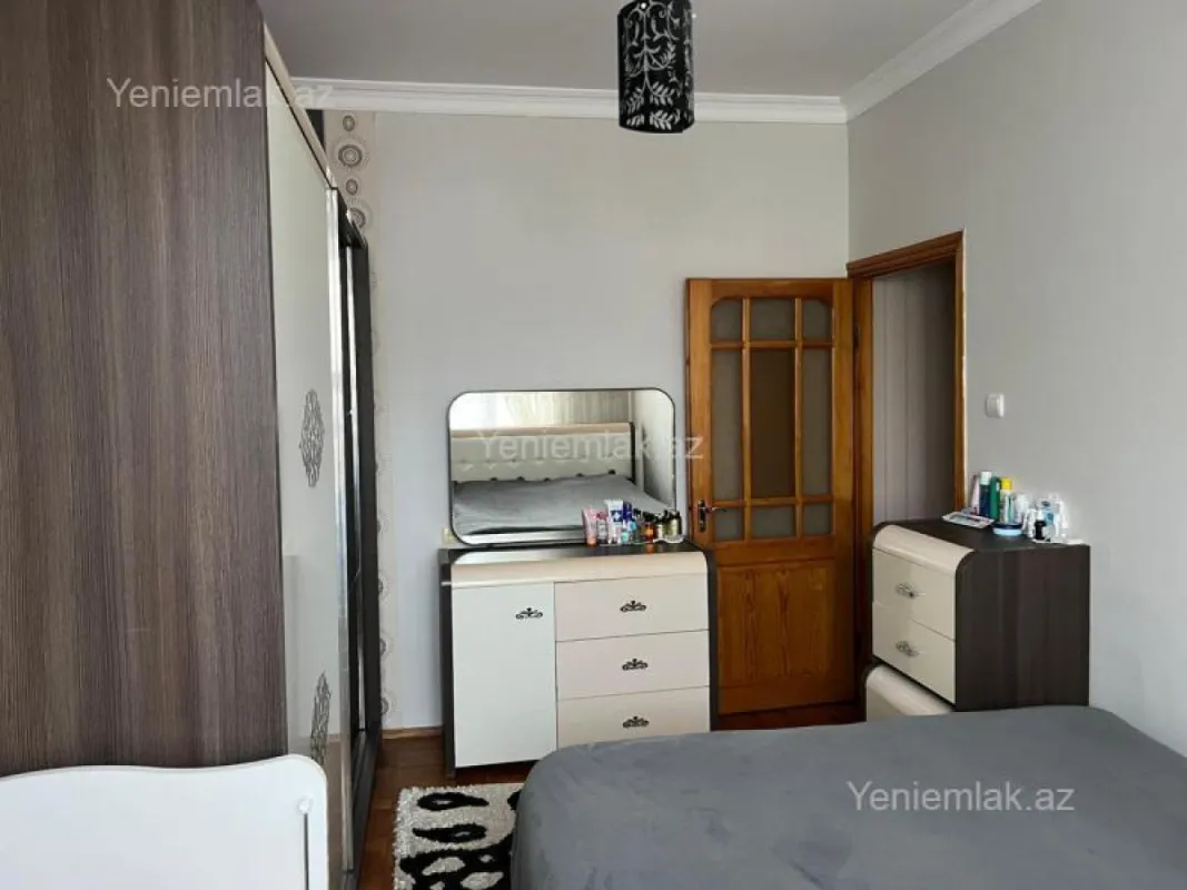 Satılır 3 otaqlı köhnə tikili 75 m²