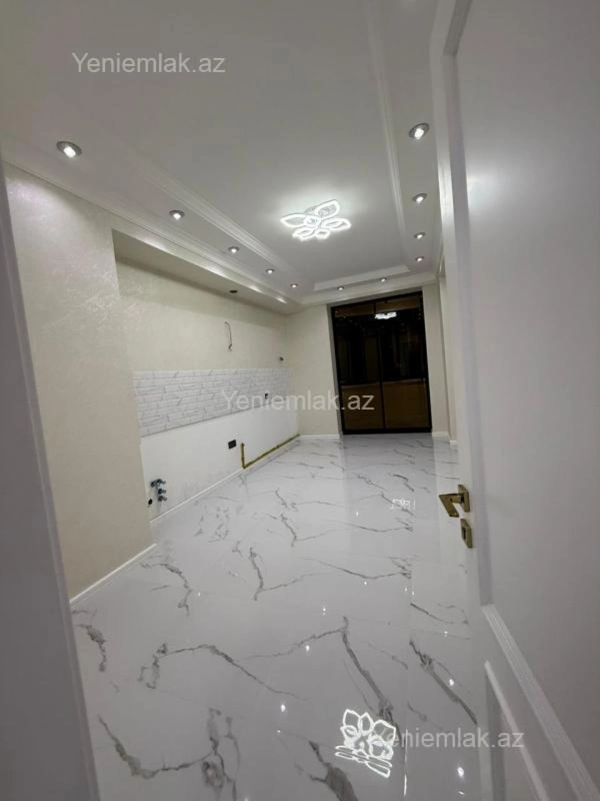 Satılır 3 otaqlı yeni tikili 145 m²