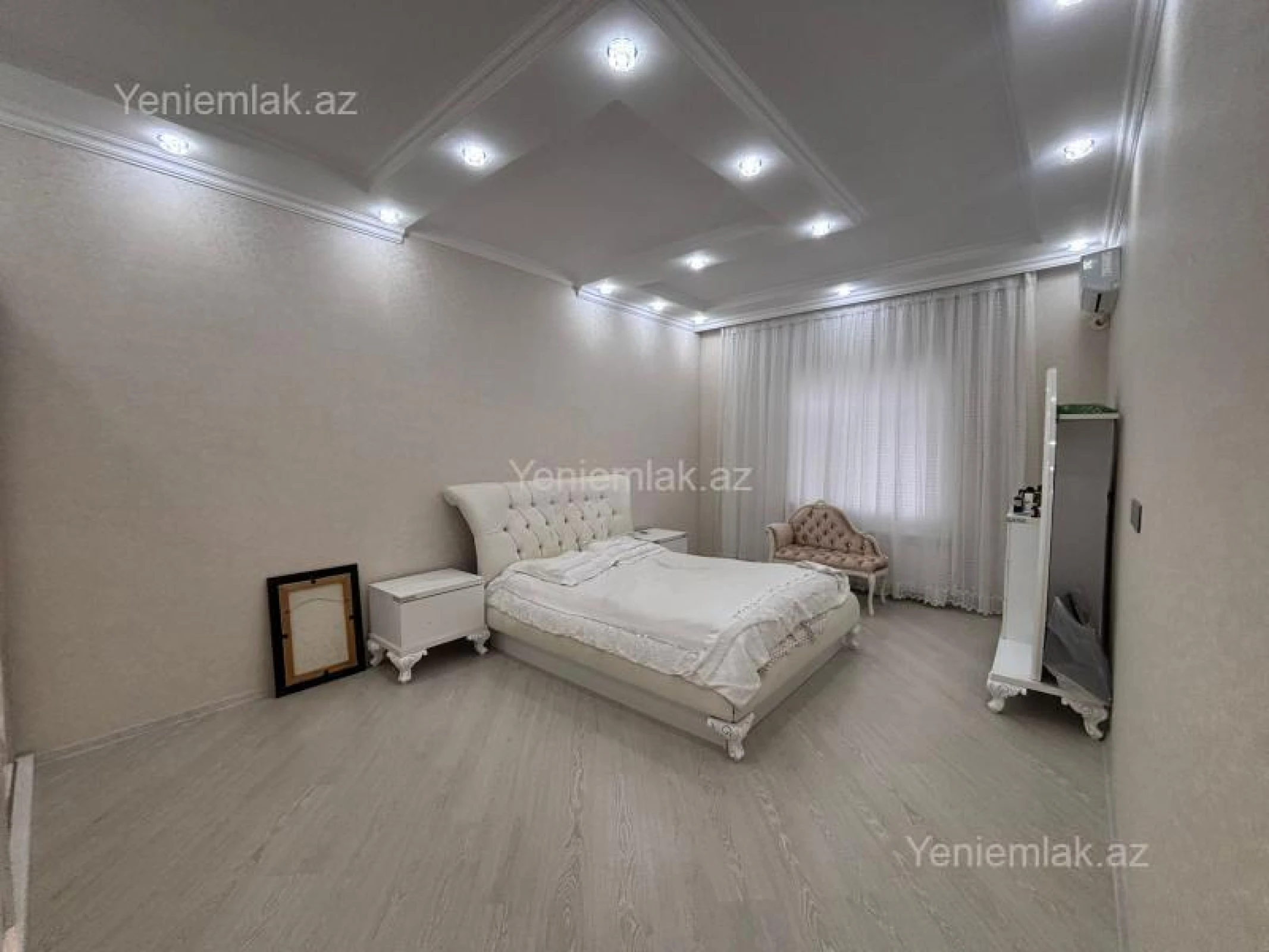 Satılır 5 otaqlı həyət evi 350 m²