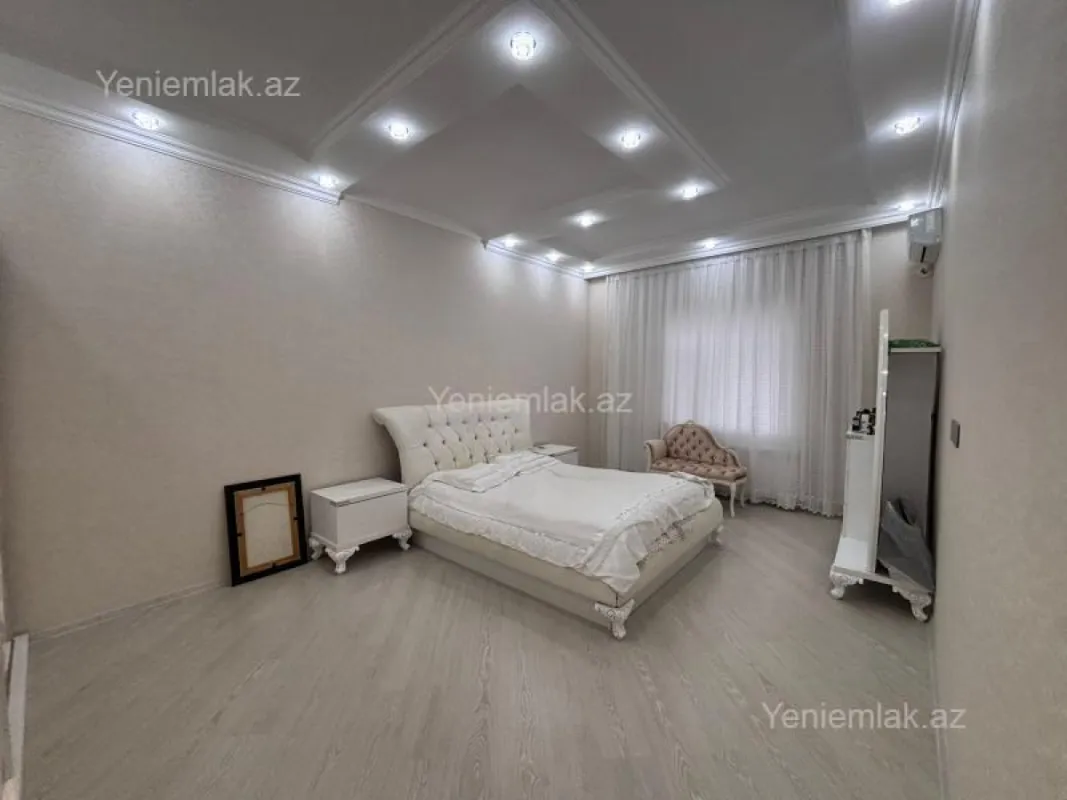 Satılır 5 otaqlı həyət evi 350 m²