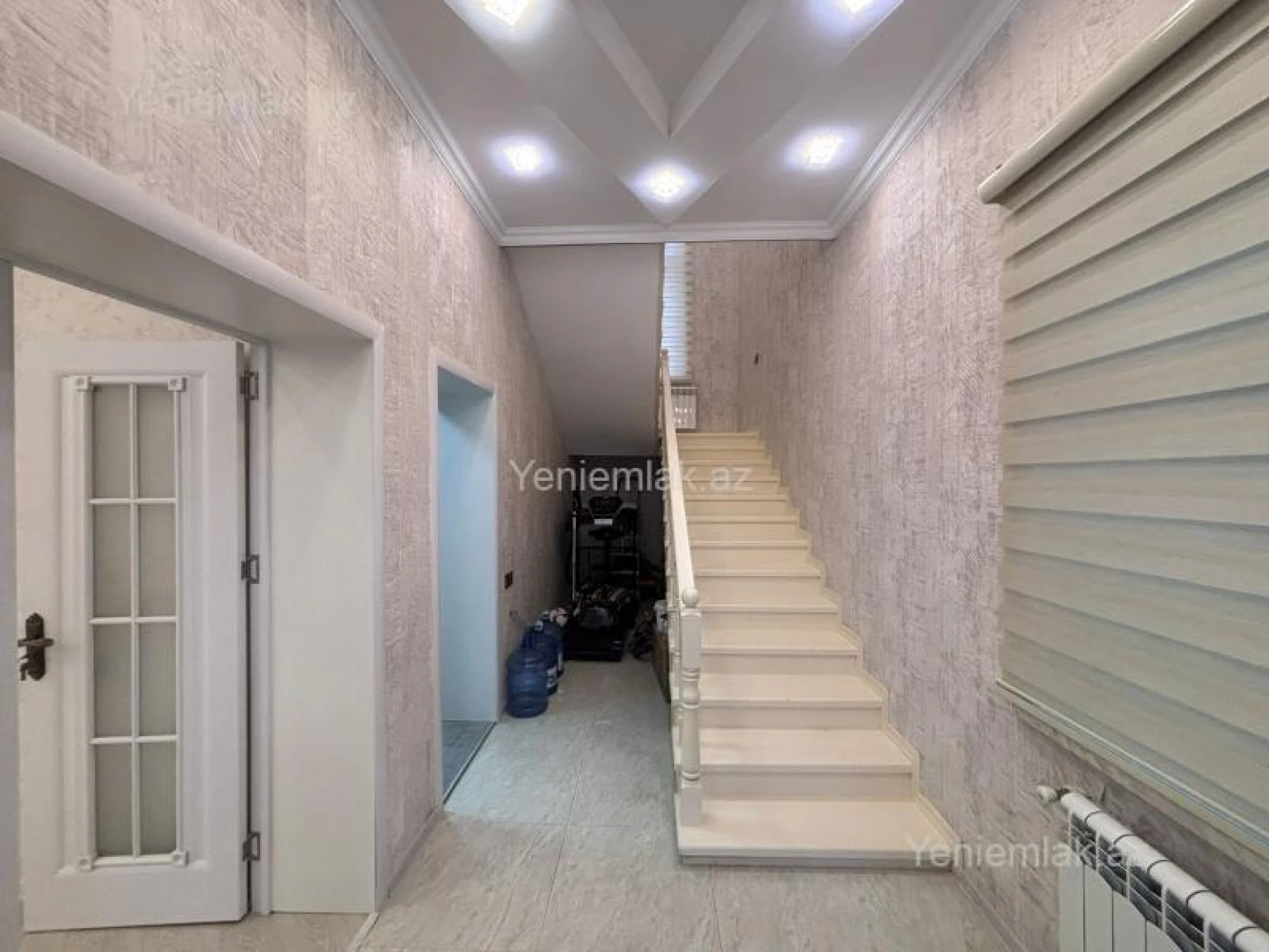 Satılır 5 otaqlı həyət evi 350 m²
