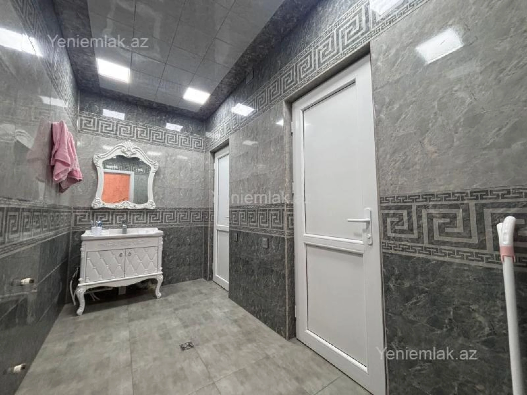 Satılır 5 otaqlı həyət evi 350 m²