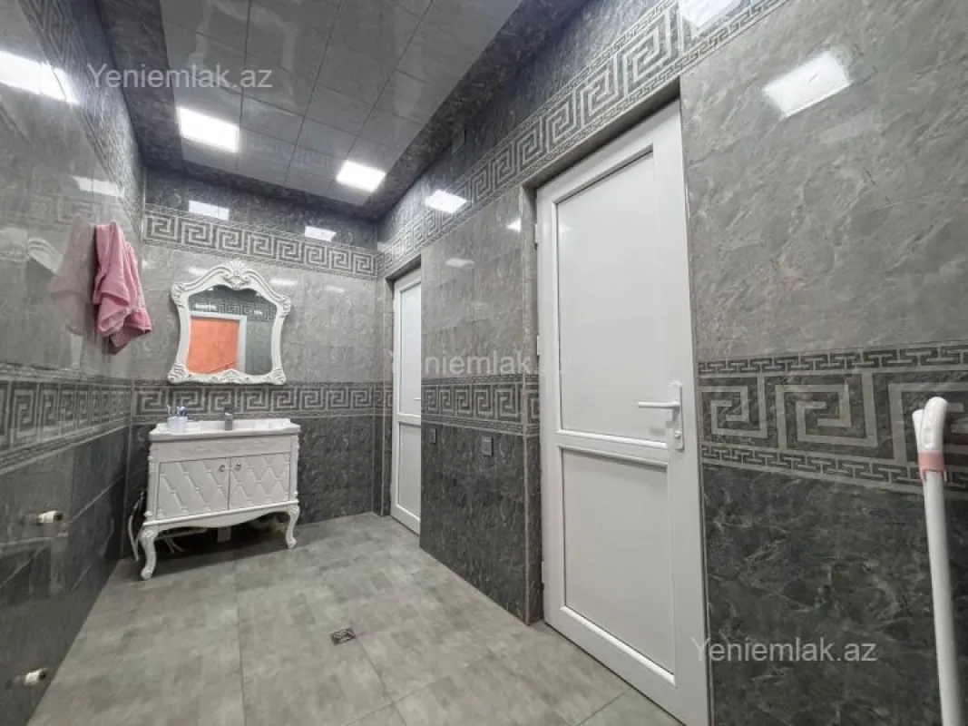 Satılır 5 otaqlı həyət evi 350 m²