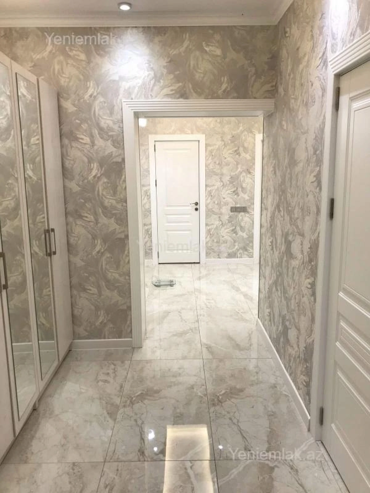 Satılır 2 otaqlı yeni tikili 100 m²