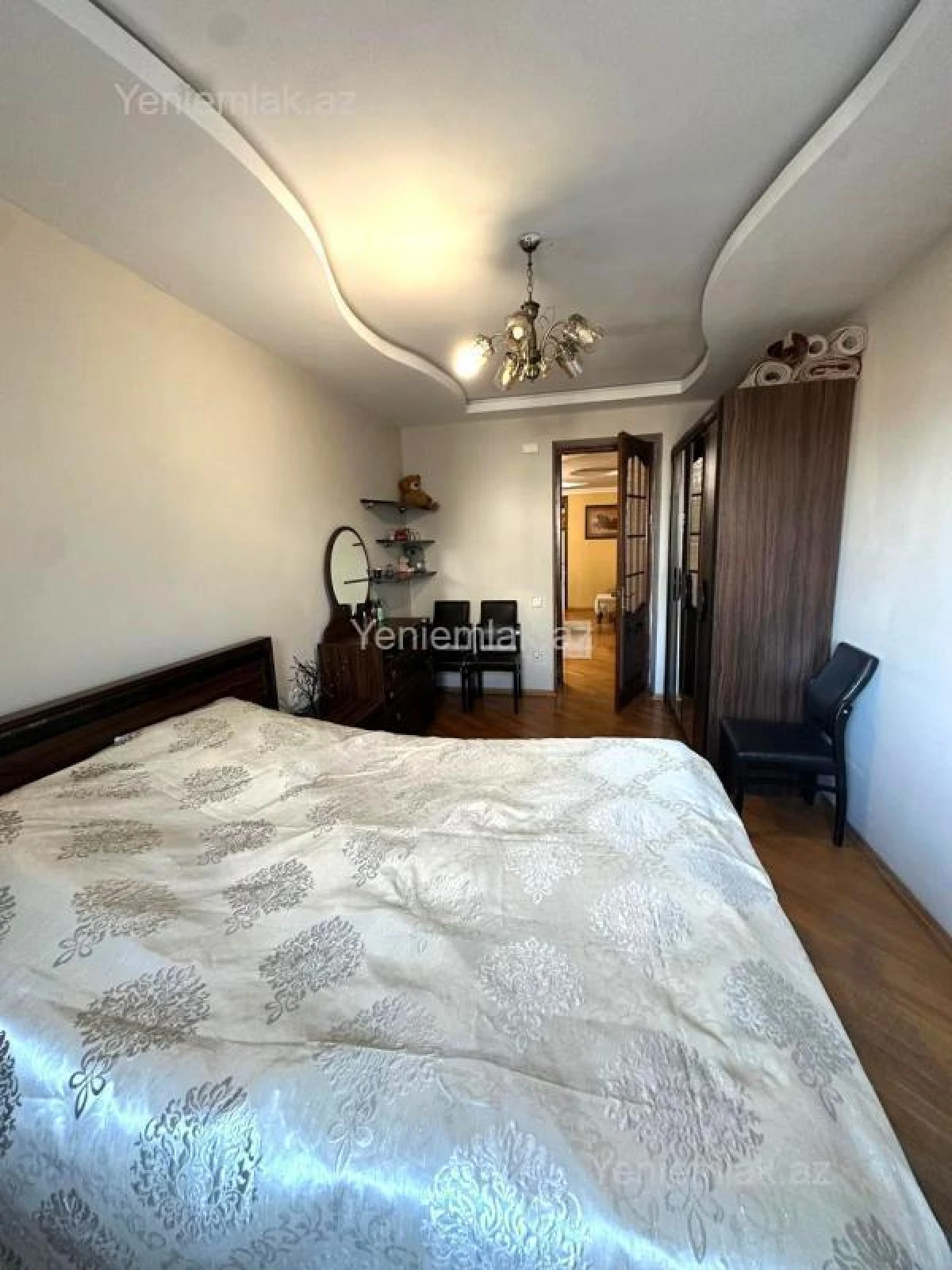 Satılır 4 otaqlı köhnə tikili 85 m²