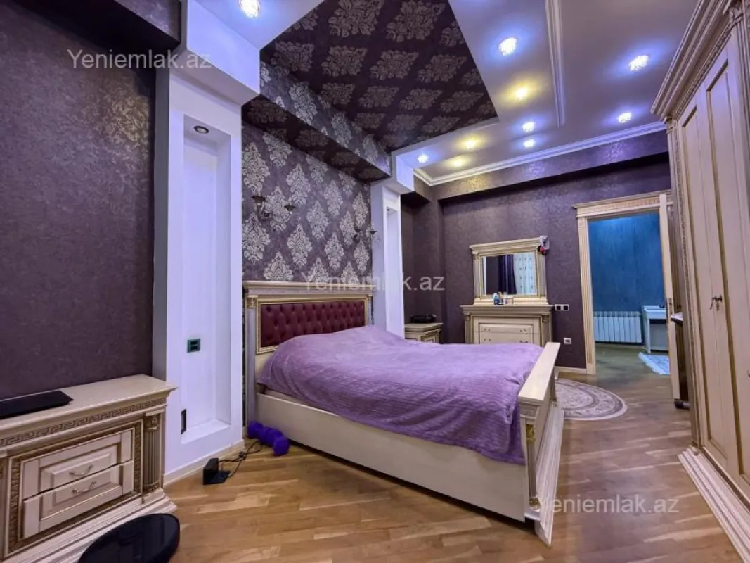 Satılır 3 otaqlı yeni tikili 125 m²