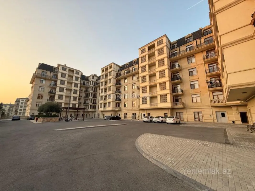 Satılır 3 otaqlı yeni tikili 125 m²