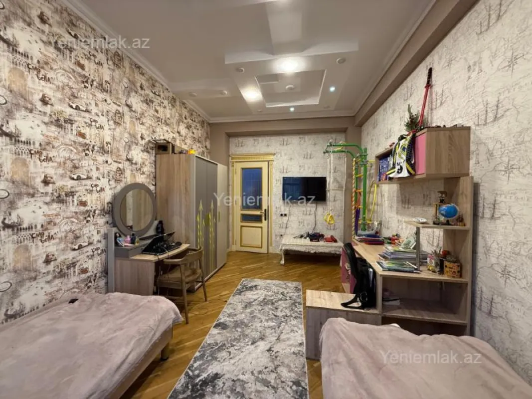 Satılır 3 otaqlı yeni tikili 125 m²
