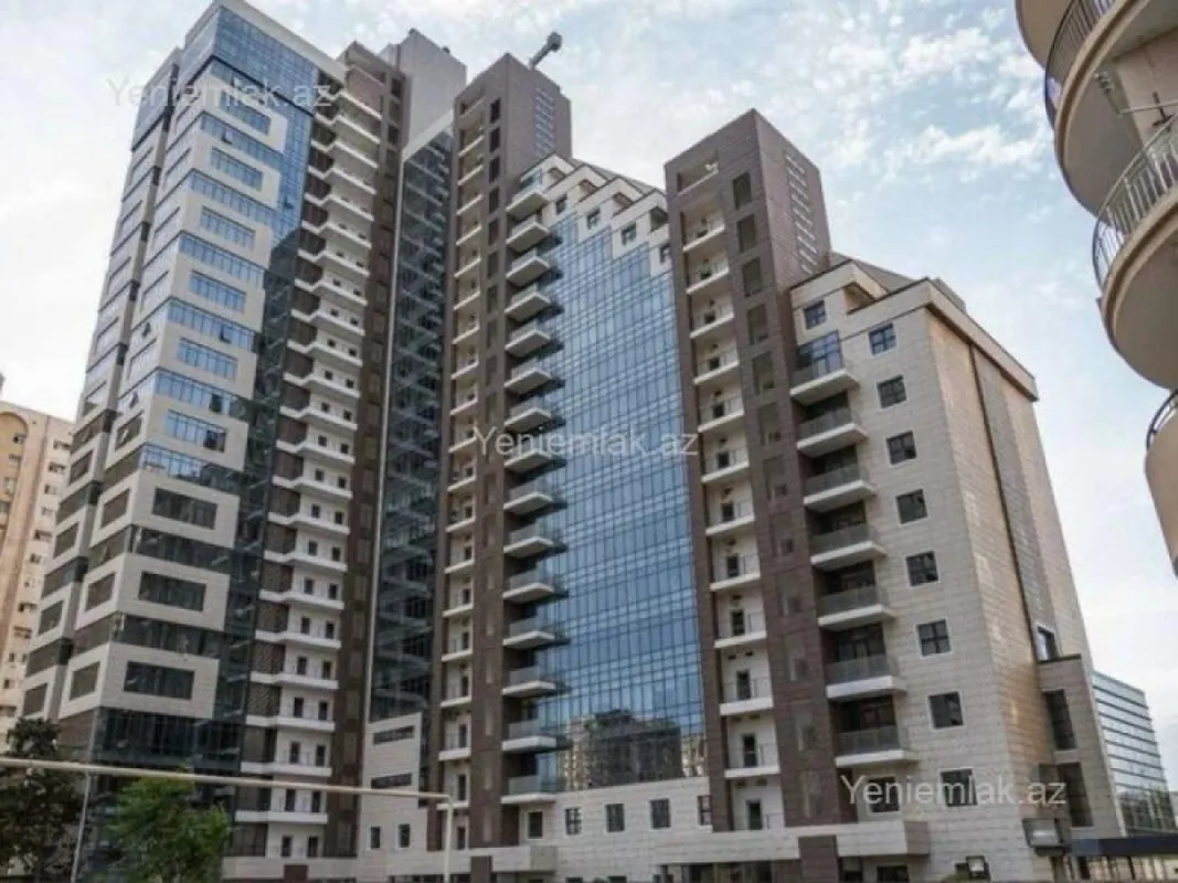 Satılır 3 otaqlı yeni tikili 144.5 m²