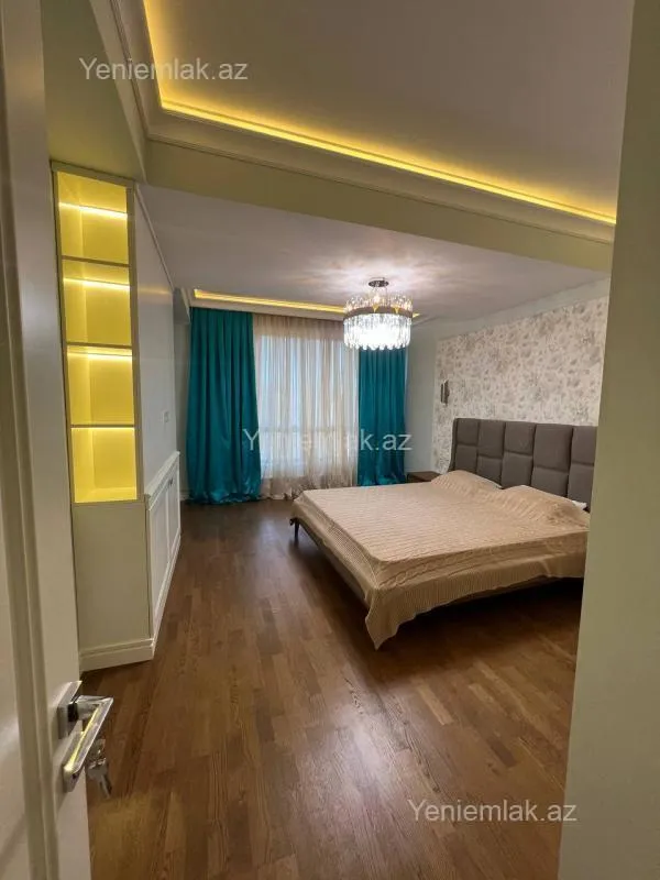 Satılır 4 otaqlı yeni tikili 260.5 m²