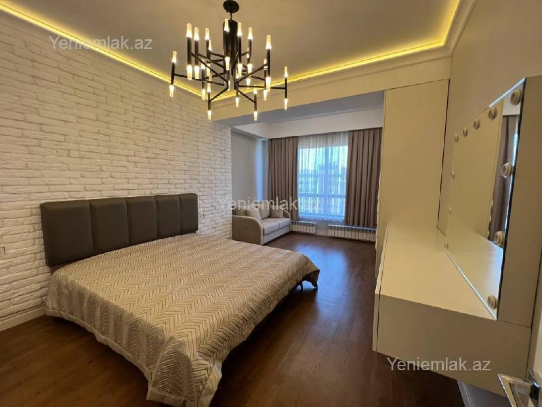 Satılır 4 otaqlı yeni tikili 260.5 m²