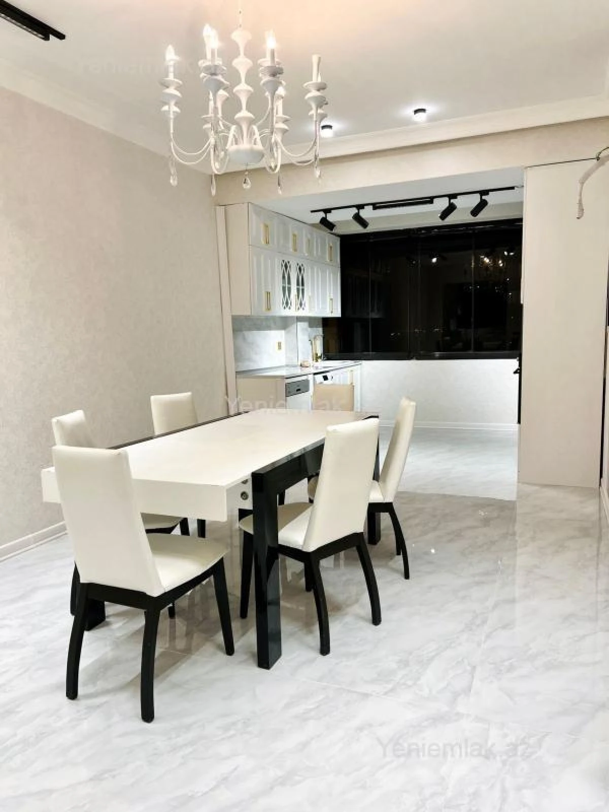 Satılır 3 otaqlı yeni tikili 79 m²