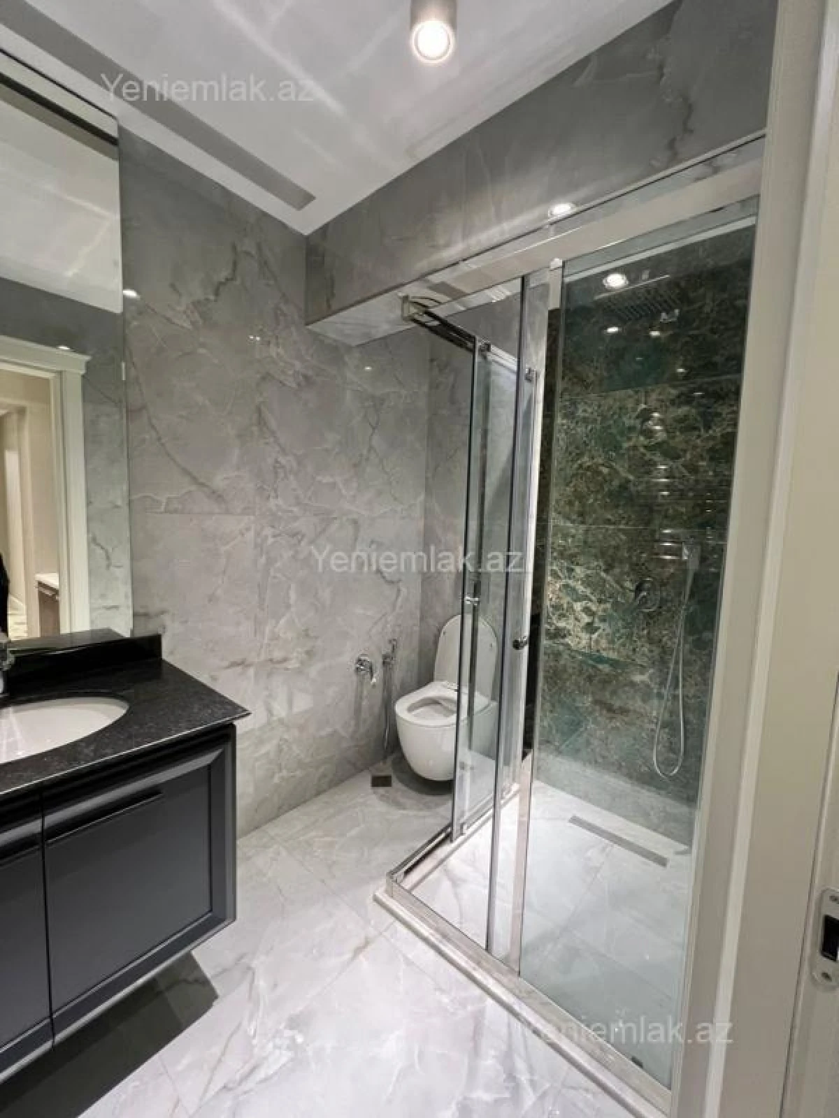 Satılır 4 otaqlı yeni tikili 225 m²