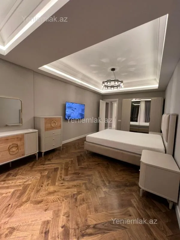 Satılır 4 otaqlı yeni tikili 225 m²