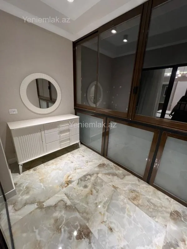 Satılır 4 otaqlı yeni tikili 225 m²