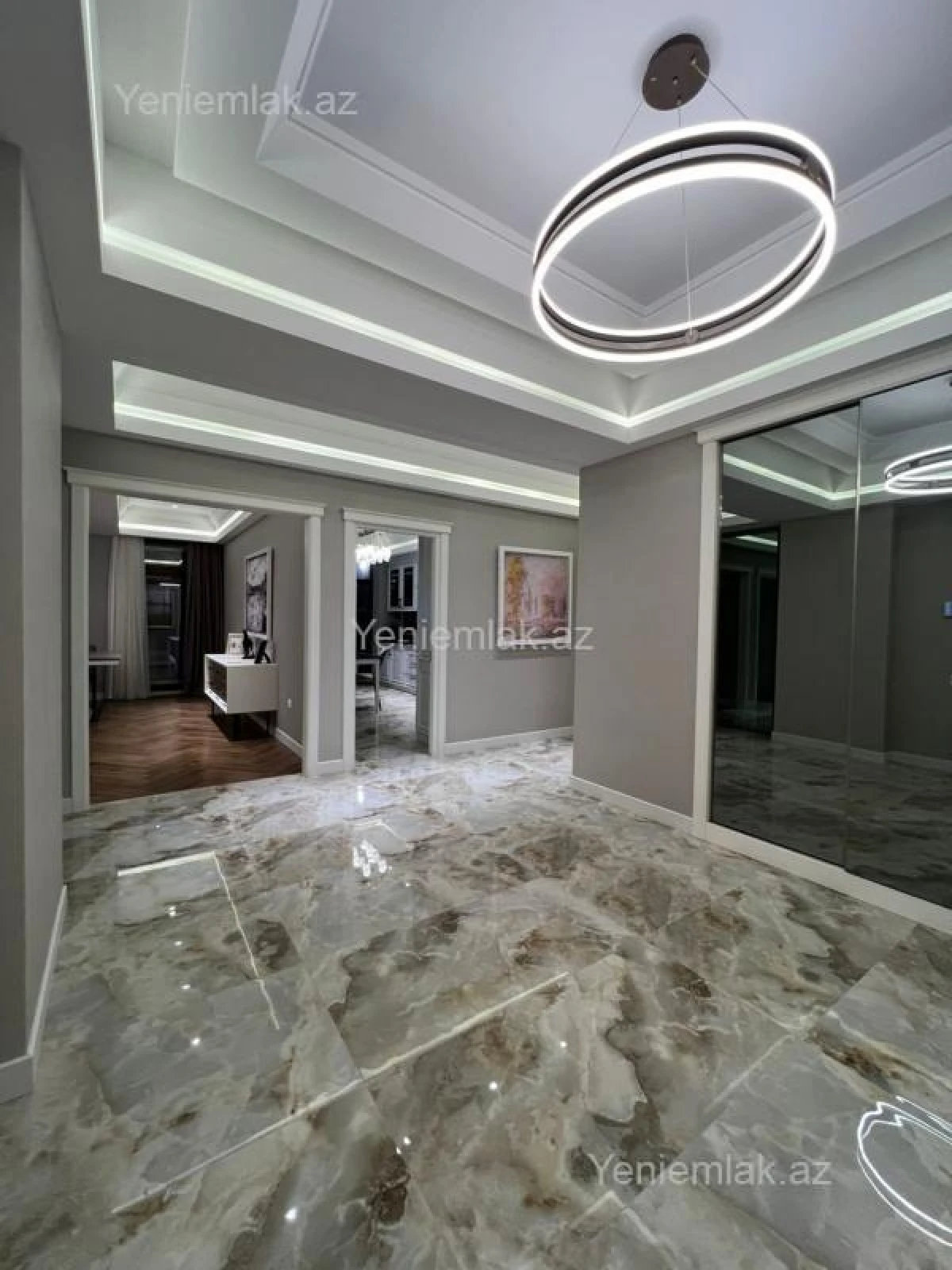 Satılır 4 otaqlı yeni tikili 225 m²