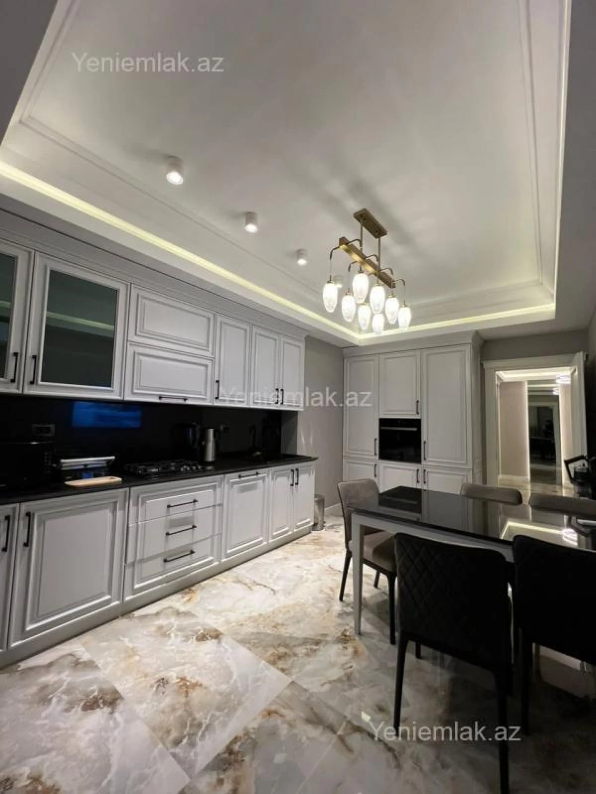 Satılır 4 otaqlı yeni tikili 225 m²