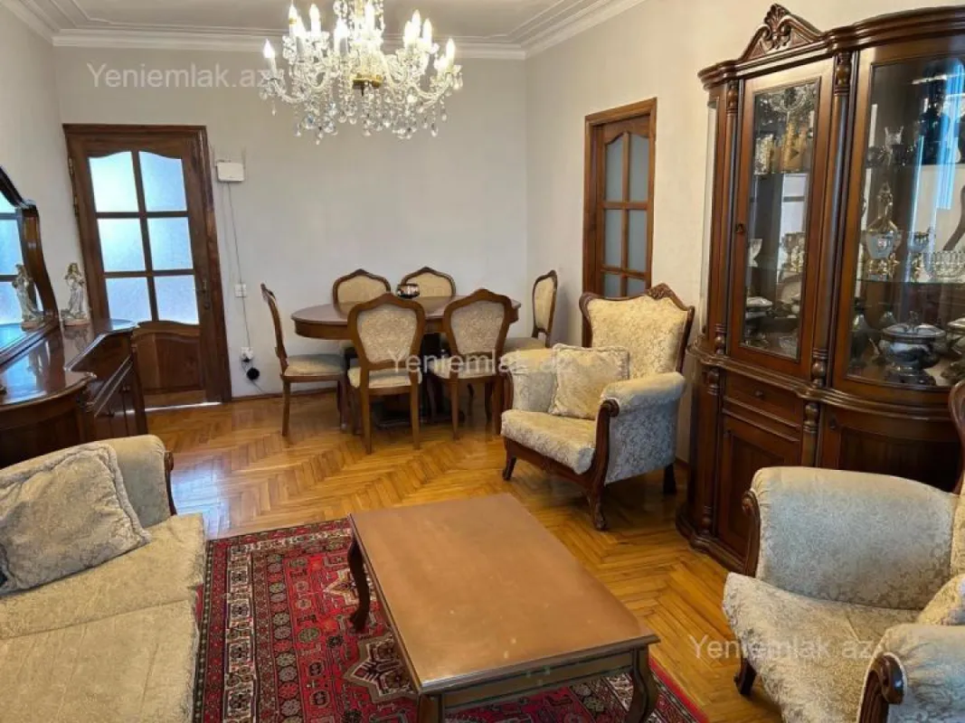 Satılır 3 otaqlı köhnə tikili 84 m²