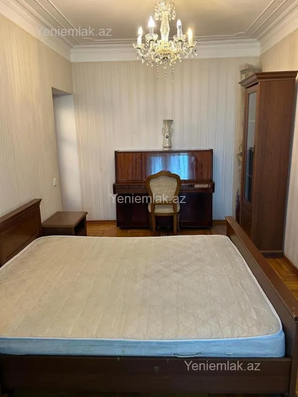 Satılır 3 otaqlı köhnə tikili 84 m²