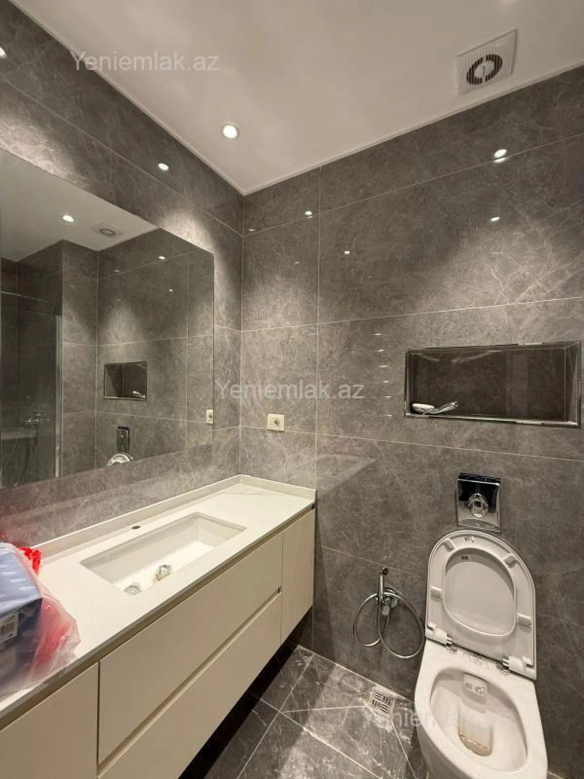 Satılır 4 otaqlı yeni tikili 128 m²