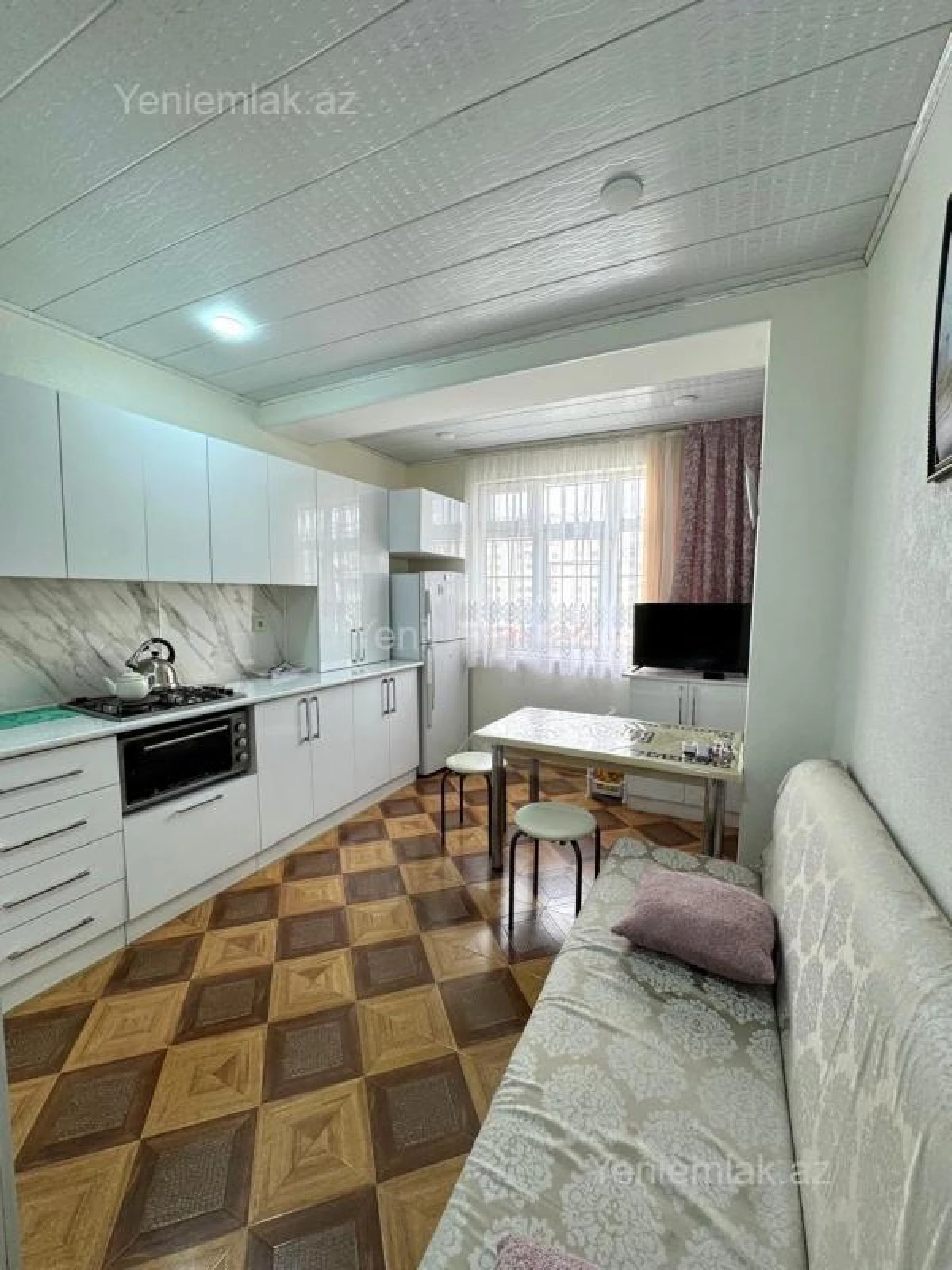 Satılır 4 otaqlı köhnə tikili 85 m²