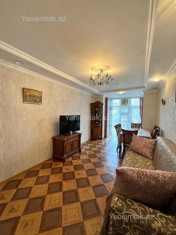 Satılır 4 otaqlı köhnə tikili 85 m²