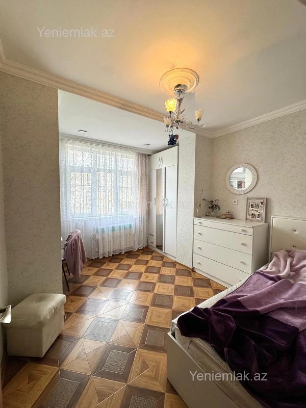 Satılır 4 otaqlı köhnə tikili 85 m²