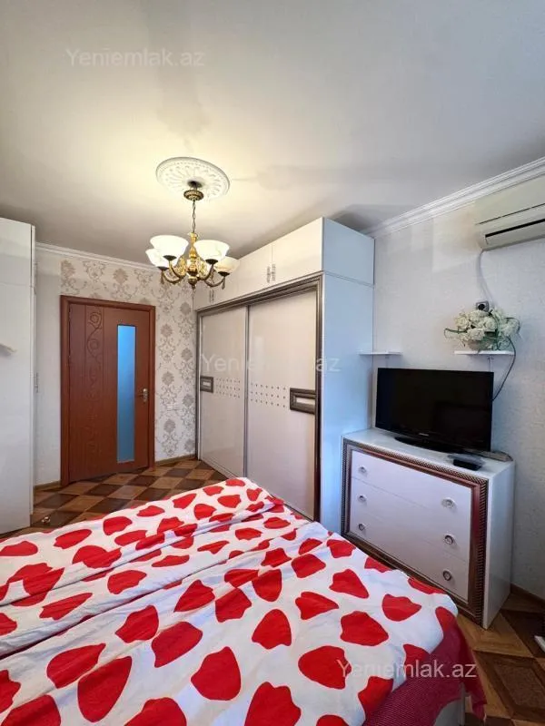 Satılır 4 otaqlı köhnə tikili 85 m²