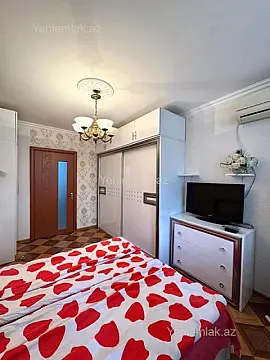 Satılır 4 otaqlı köhnə tikili 85 m²
