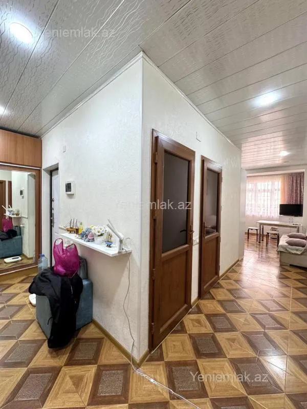 Satılır 4 otaqlı köhnə tikili 85 m²