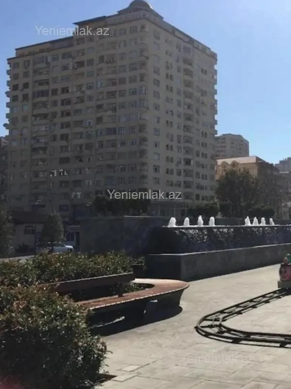 Satılır 3 otaqlı yeni tikili 110 m²