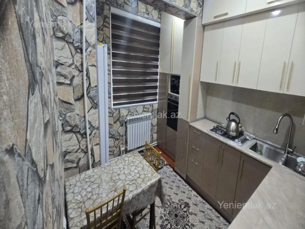 Satılır 3 otaqlı köhnə tikili 85 m²