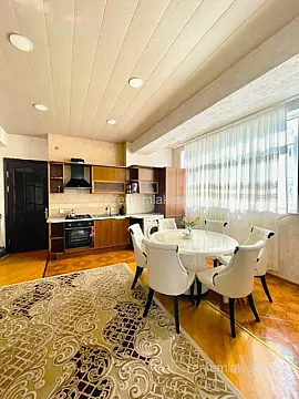 Satılır 4 otaqlı yeni tikili 140 m²