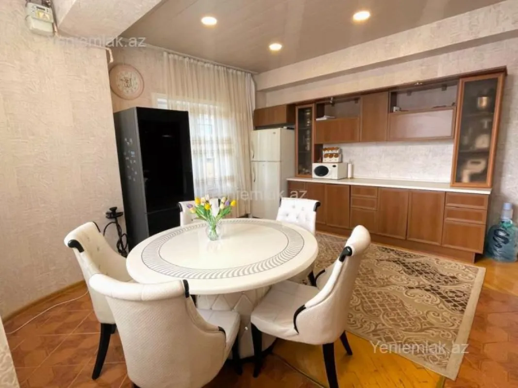 Satılır 4 otaqlı yeni tikili 140 m²