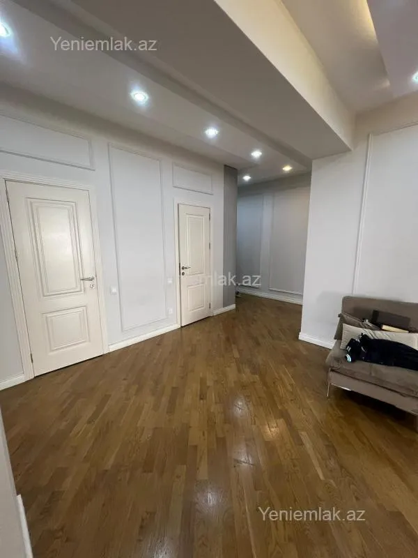 Satılır 4 otaqlı yeni tikili 145 m²