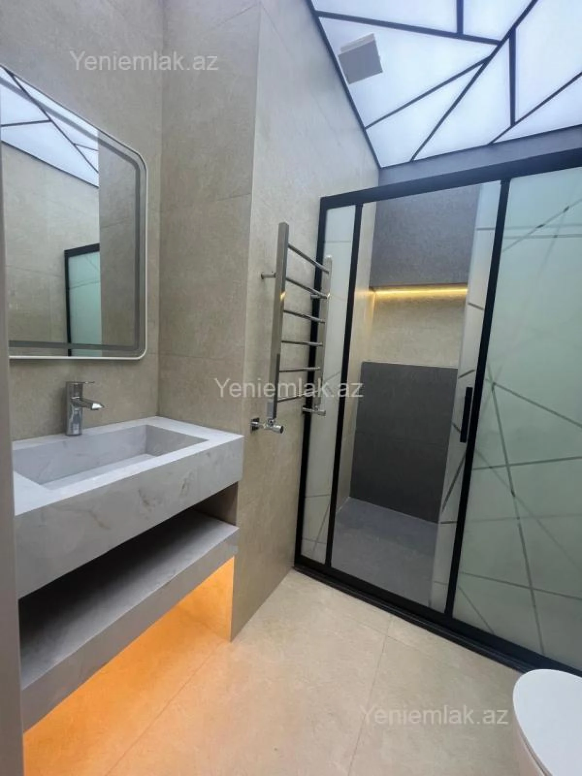 Satılır 3 otaqlı yeni tikili 108 m²