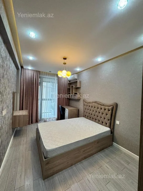 Satılır 3 otaqlı yeni tikili 100 m²