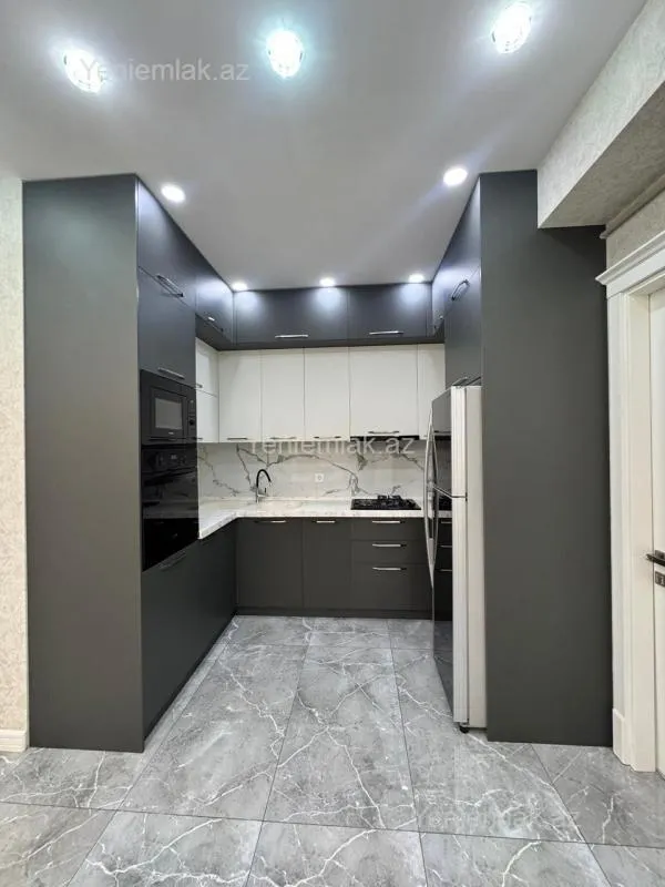 Satılır 3 otaqlı yeni tikili 100 m²