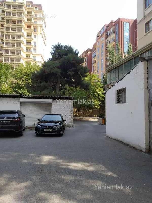 Satılır 3 otaqlı obyekt 200 m²