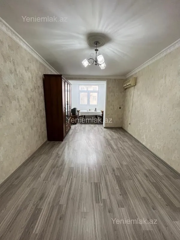 Satılır 1 otaqlı köhnə tikili 30 m²