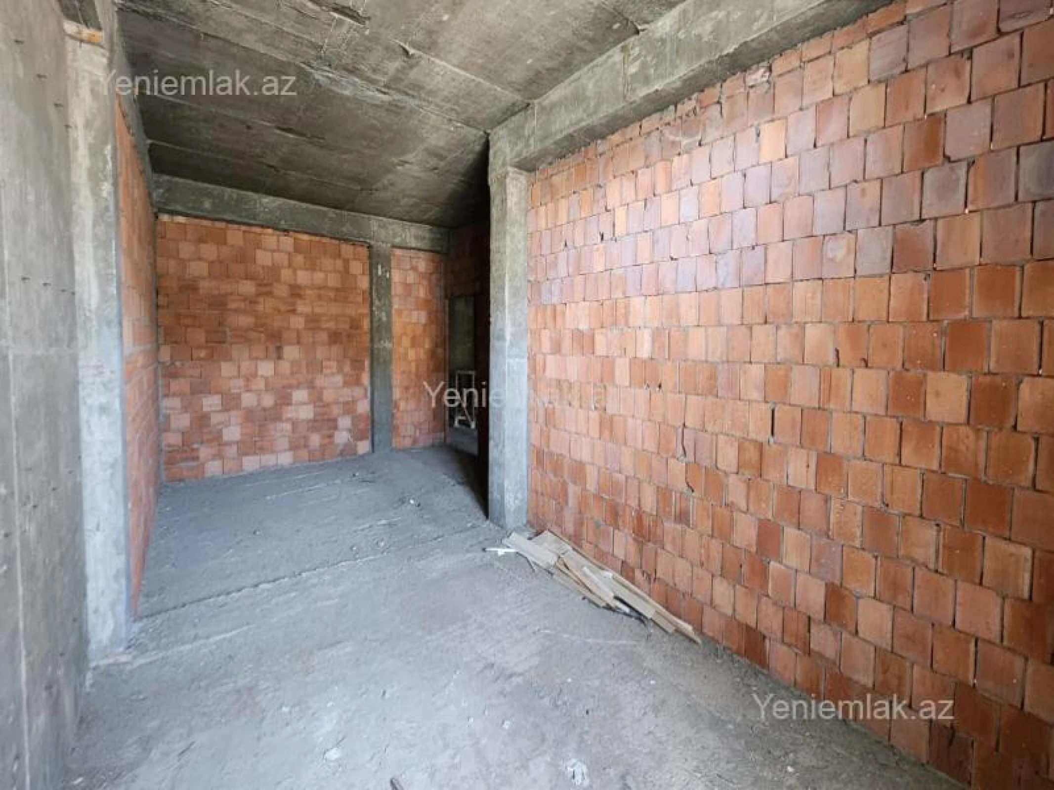 Satılır 4 otaqlı yeni tikili 180 m²