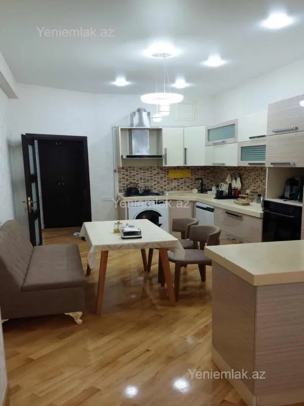 Satılır 3 otaqlı yeni tikili 118 m²