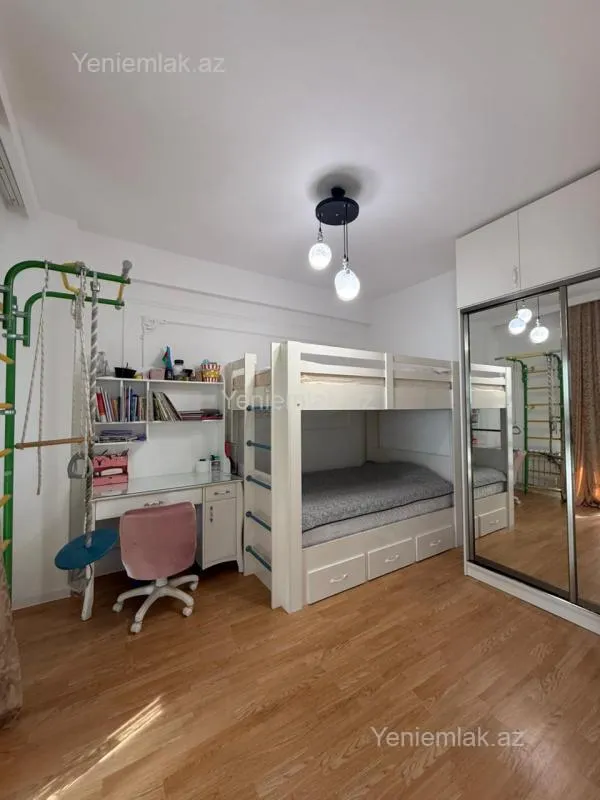 Satılır 3 otaqlı yeni tikili 81 m²