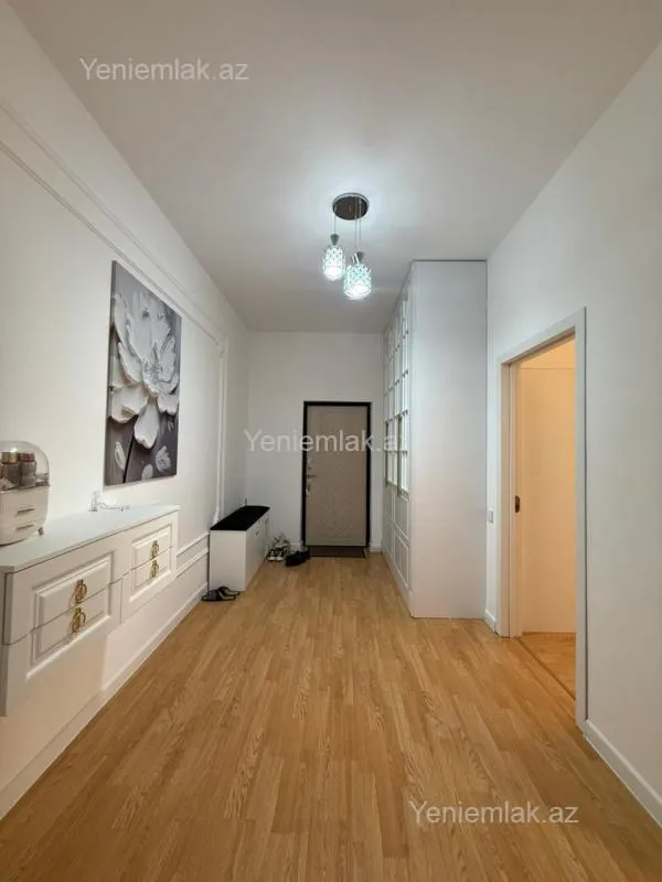 Satılır 3 otaqlı yeni tikili 81 m²