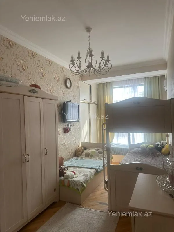 Satılır 3 otaqlı yeni tikili 100 m²